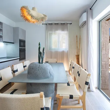Oliva -seaside Charm With Village At Your Doorstep